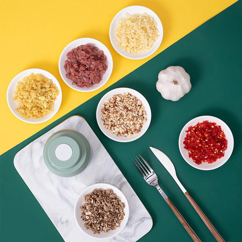 Limited Time: 60% OFF 🔥2026 New Mini Electric Food Chopper - Silent USB Charging, Compact Portable Garlic Chopper Kitchen Assistant